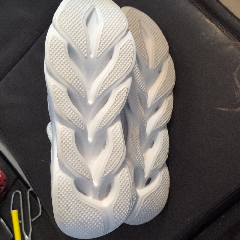 Running shoes - Picture 4 of 4